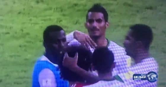 بالفيديو:باخشوين يفسد لقاء الاشقاء بتصرف غير مسئول