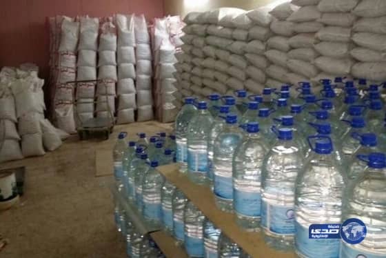 أمانة المدينة تضبط عمالة تقوم بتعبئة مياه مغشوشة في قبو منزل