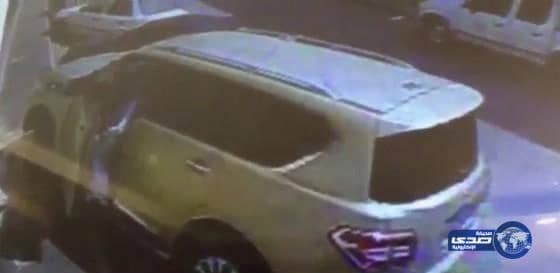 شرطة الرياض تلقي القبض على الشاب الذي حاول اختطاف طفل بالرياض