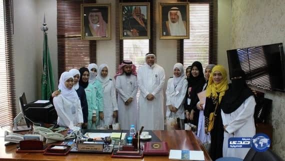 مستشفى الملك عبدالعزيز يحتفي بالمسلمات الجدد