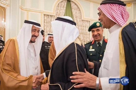 الفنان عبدالعزيز الهزاع بادر المليك بتحية بصوت شخصية "أم حديجان" الشهيرة