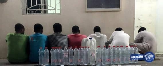 ضبط 7 اشخاص يقومون بتصنيع العرق بمكة (صور)