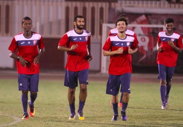 بالصور.. المحياني يؤازر لاعبي الوحدة قبل مواجهة النصر