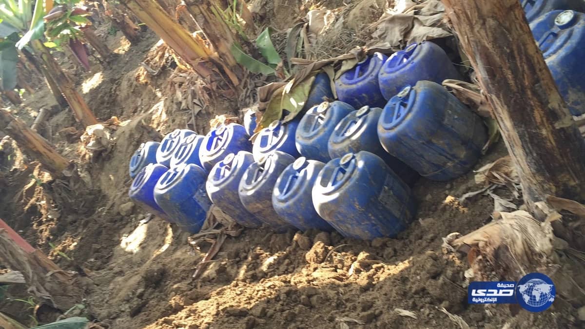 شرطة جازان تضبط مصنعا أنتج ٣٣٥٠ لترا من العرق (صور)