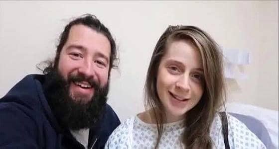 شاهد..بريطاني ينشر فيديو لزوجته أثناء خضوعها لعملية قيصرية