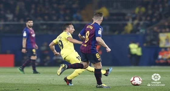 ميسي وسواريز ينقذان برشلونة من السقوط أمام فياريال