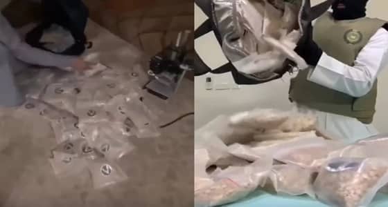 بالفيديو.. ضبط مروّجاً حاول ترويج « الكبتاجون » في الرياض