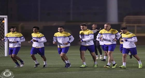 بالصور.. " النصر " يواصل تدريباته استعدادًا لـ " الرائد "