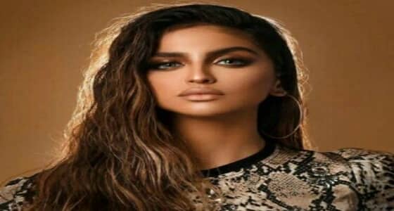 حلا الترك تظهر بـ " لوك " جديد يغير ملامحها