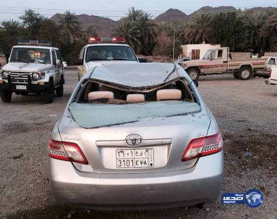 بالصور :صاعقة رعدية تضرب سقف جدار لخزانات محطة وقود بمركز الفقعلي