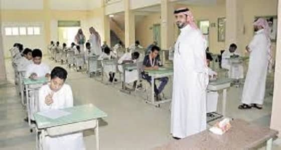 ترحيب واسع بين المعلمين وقائدي المدارس بعودة الإختبارات التحريرية