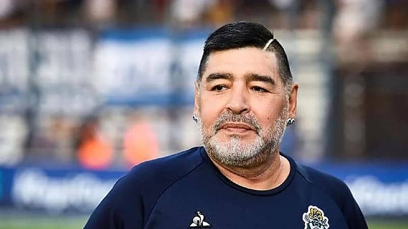 وثيقة جديدة تثير التساؤل حول وفاة "مارادونا"