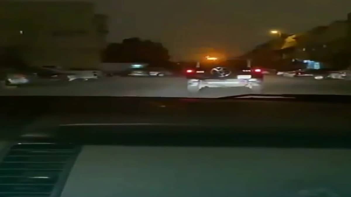 بالفيديو.. الدوريات الأمنية ترصد مخالفي منع التجول داخل الأحياء السكنية في الرياض