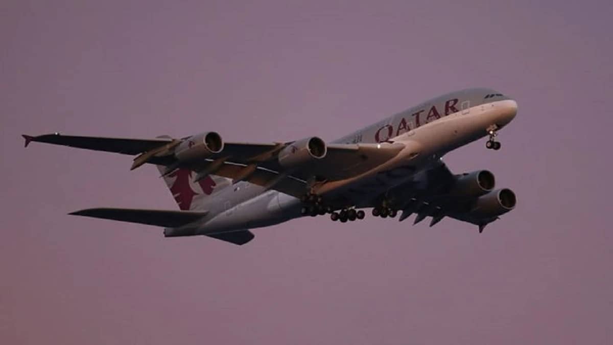 الخطوط القطرية تغازل الصهاينة بمنحهم تذاكر مجانية