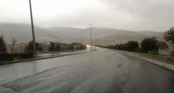الأرصاد تحذر من سحب رعدية ممطرة بالطائف