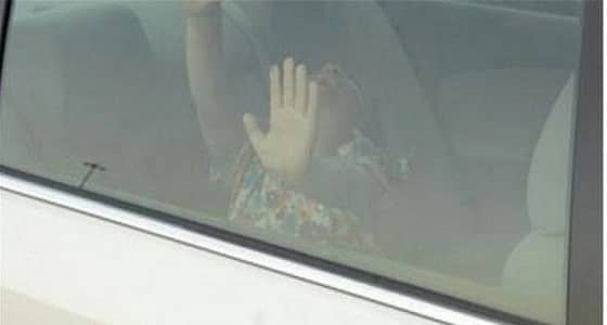 لم تذهب للروضة ونسيها عمها داخل المركبة.. وفاة طفلة اختناقاً في جازان