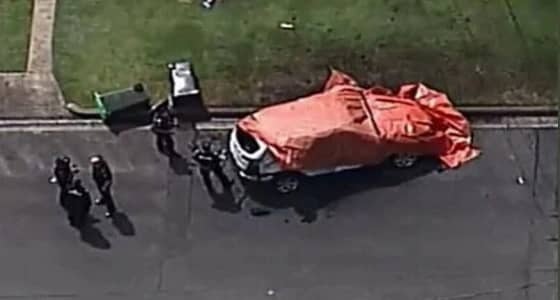 وفاة لاعب بعد أن صب البنزين على زوجته وأطفاله الثلاثة