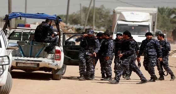 جدل واسع بعد اعتقال شرطي في غزة لاعتراضه على أوضاعه الاقتصادي