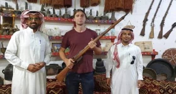 بالفيديو.. الداير تستقبل أول سائح أجنبي بعد تطبيق التأشيرة السياحية