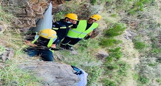 وفاة أجنبي بعد سقوطه أثناء ممارسته الطيران المجنح بالسودة