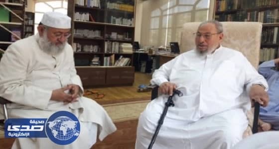 القرضاوي يستضيف الندوي بعد طرده من عمان