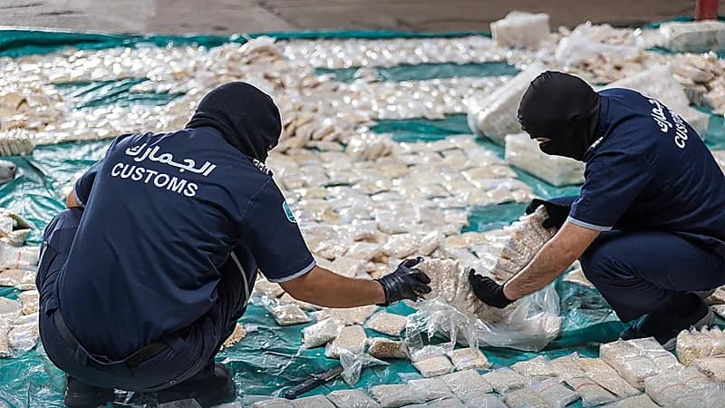 "الجمارك" تحبط تهريب أكثر من 8.7 مليون حبة كبتاجون كانت مُخبأة في إرسالية "كاكاو"