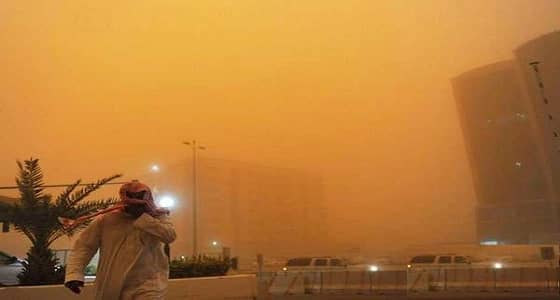 تنبيه متقدم.. حالة ترابية وتدني للرؤية على الطرق السريعة بنجران