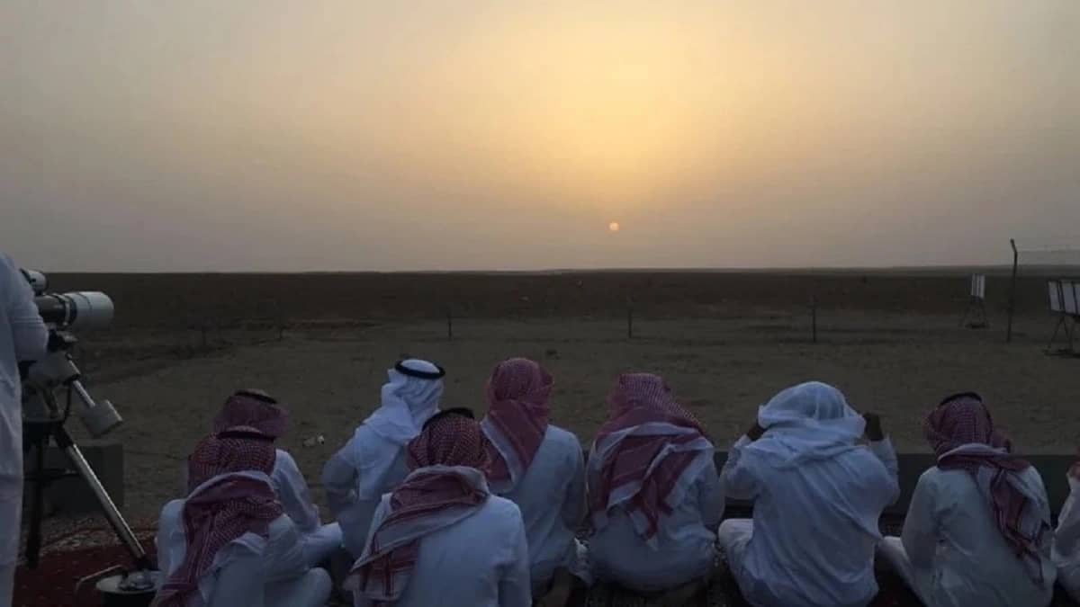 المحكمة العليا تدعو إلى تحري رؤية هلال شهر شوال لهذا العام