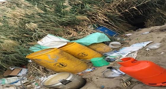 الجهات الامنية بخميس مشيط تداهم مصنعاً للخمور