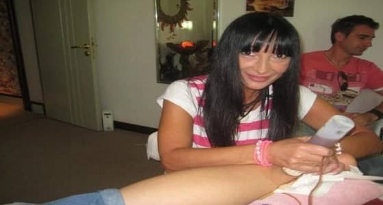 الصربية ماريانا.. عالجت رونالدو وإدواردو وديجينك خلال ساعات وتستخدم " مشيمة الخيول "