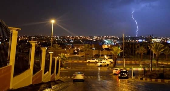 الأرصاد تحذر من هطول أمطار رعدية على عسير