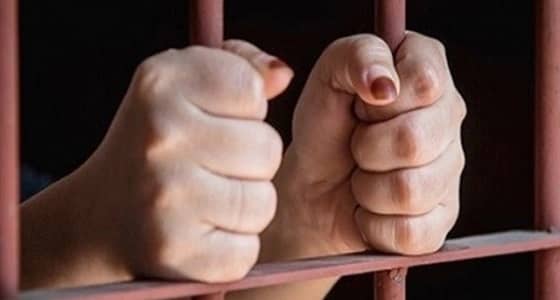 بعد مكالمة عاطفية..مراهقة تقتل شقيقتها خوفا من الفضيحة