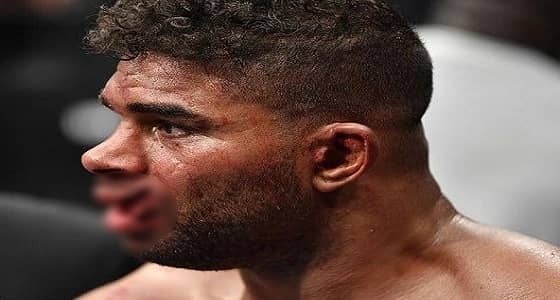 بالفيديو..ضربة قوية تشوه وجه ملاكم بقطع إحدى شفتيه!