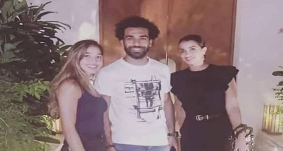 صورة صلاح مع إمرأة تثير التكهنات حول بقائه في ليفربول