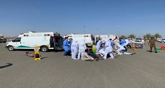 بالصور.. فرضية انقلاب باص في تثليث تسفر عن 11 إصابة