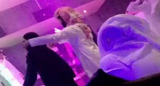 معاقبة 20 رجلا وامرأة لإقامتهم حفلا ماجنا في بريدة