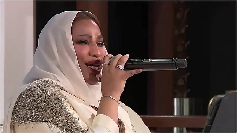 بالفيديو.. موضي الشمراني تعلن عن عقد قرانها