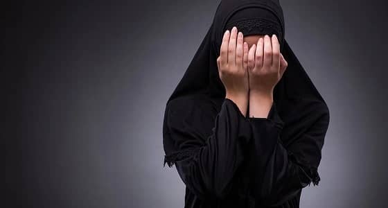 بالفيديو: صرخات مفجعة لسيدة بجدة.. وتوقعات بتعرضها للتعنيف