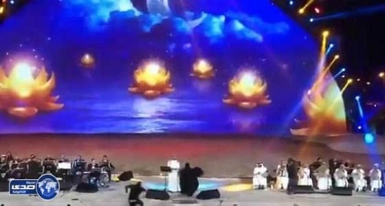 جهة إعلامية تقف خلف تصرف " فتاة مهرجان عكاظ " مع ماجد المهندس