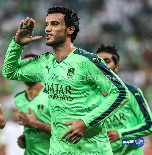 السومة يتغيب عن مباريات الأهلى ويغادر إلى قطر