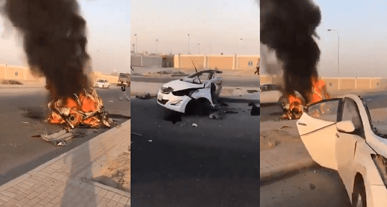 بالفيديو.. احتراق وتفحم مركبة ووفاة قائدها لاصطدامها بعامود إنارة بالأحساء