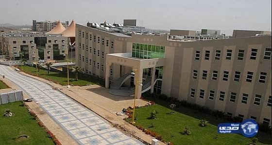 سقوط طالب من الدور الأول بجامعة بيشة