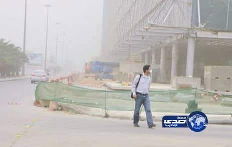 بالفيديو.. الهلال الأحمر يباشر حالات متضررة بمدارس الرياض بسبب الغبار