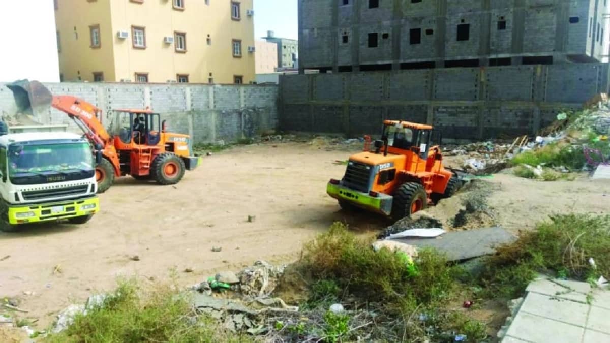 ضبط ناقلات تتخلص من النفايات الطبية "الخطرة" بطريقة مخالفة بالطائف