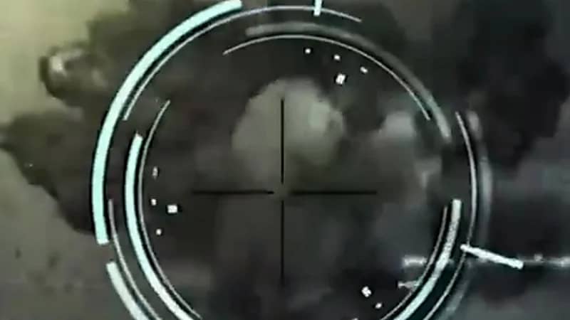 بالفيديو.. لحظة استهداف "التحالف" لآليات وعناصر الحوثي في 3 مناطق يمنية