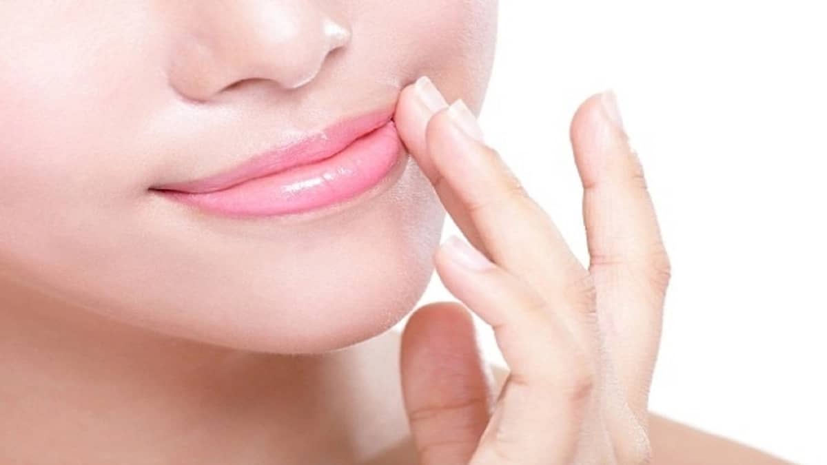 5 وصفات طبيعية مذهلة لحماية الشفاه من الجفاف