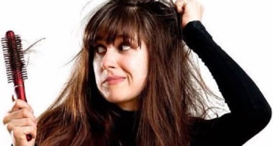 أسباب تساقط الشعر عند النساء.. أبرزها «جفاف فروة الرأس»