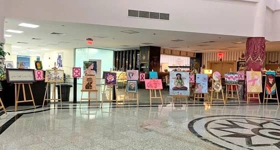 ‹‹أكتوبر الوردي›› تحتضن إبداعات تشكيليات الجبيل