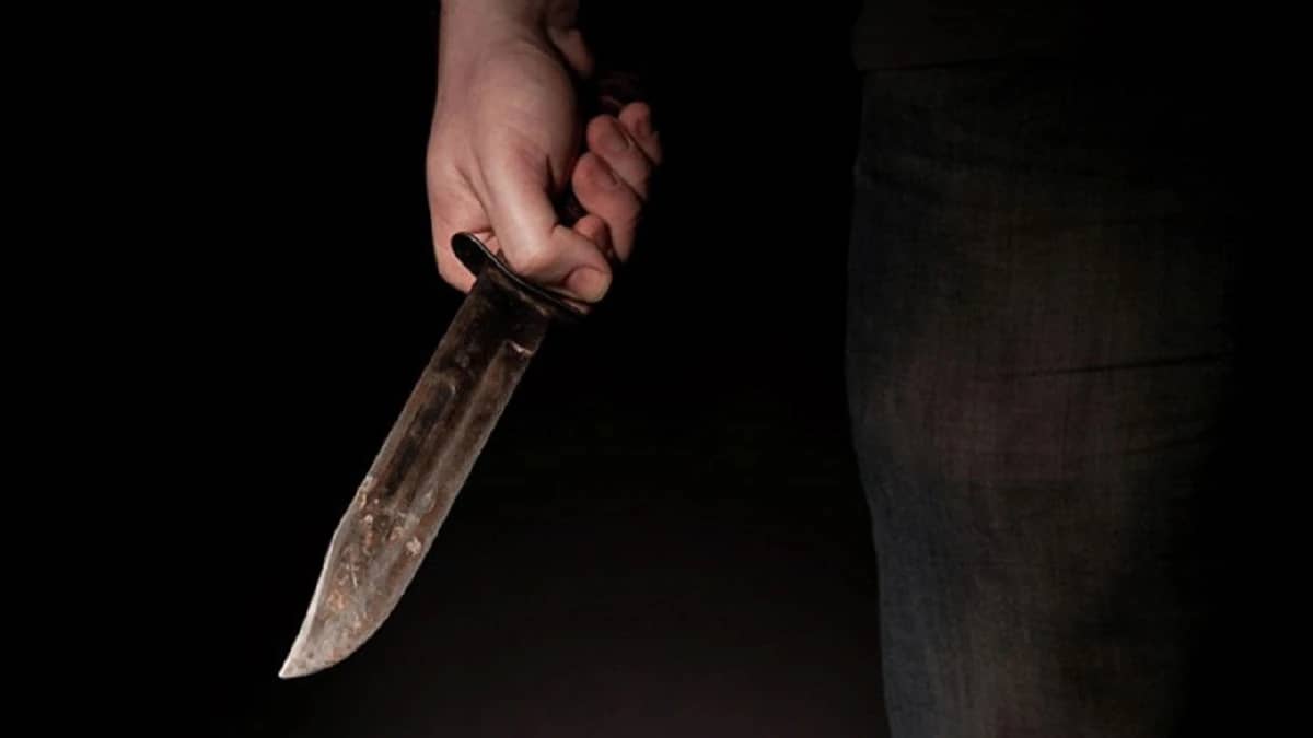 رجل ينحر زوجته لتكرار الخلافات بينهما