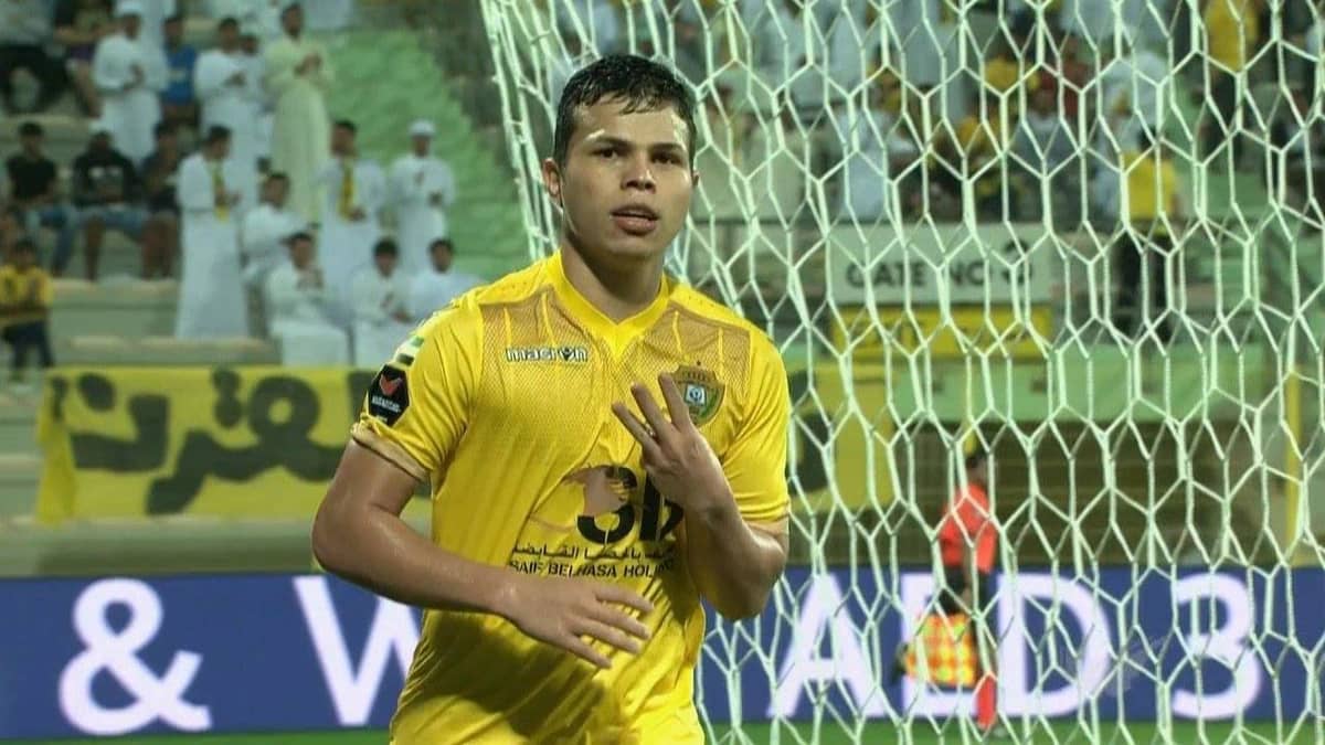 تنافس شرس بين الهلال والنصر لضم نجم الدوري الإماراتي